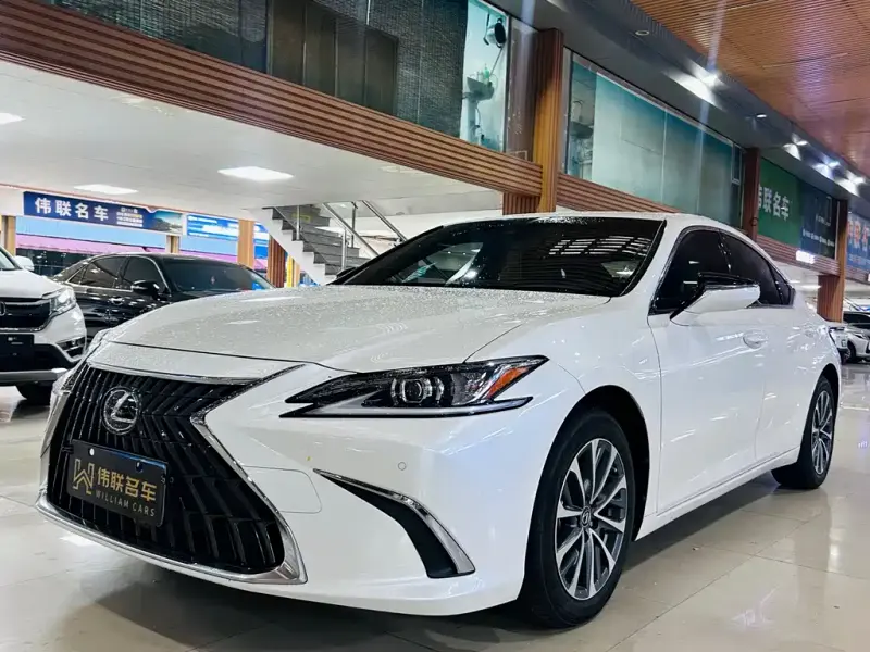 Lexus ES, 2024