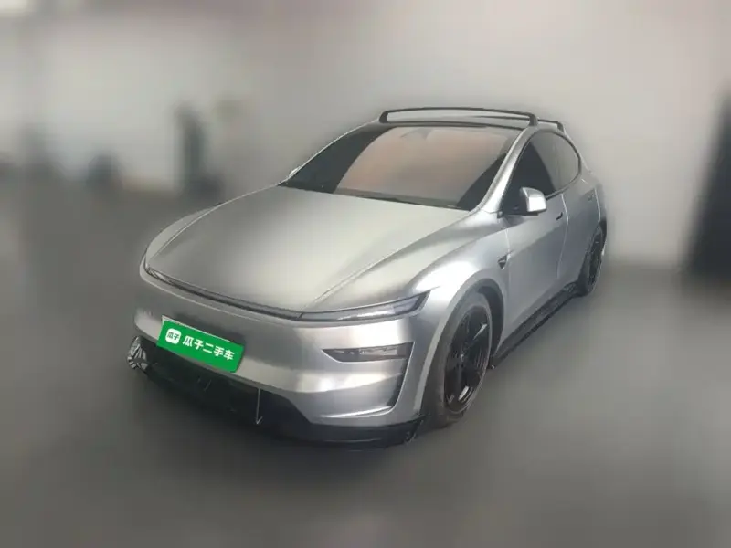 Tesla Model Y, 2025