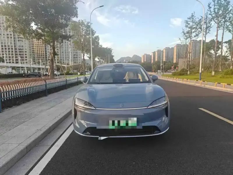 Luxeed Zhijie R7, 2025