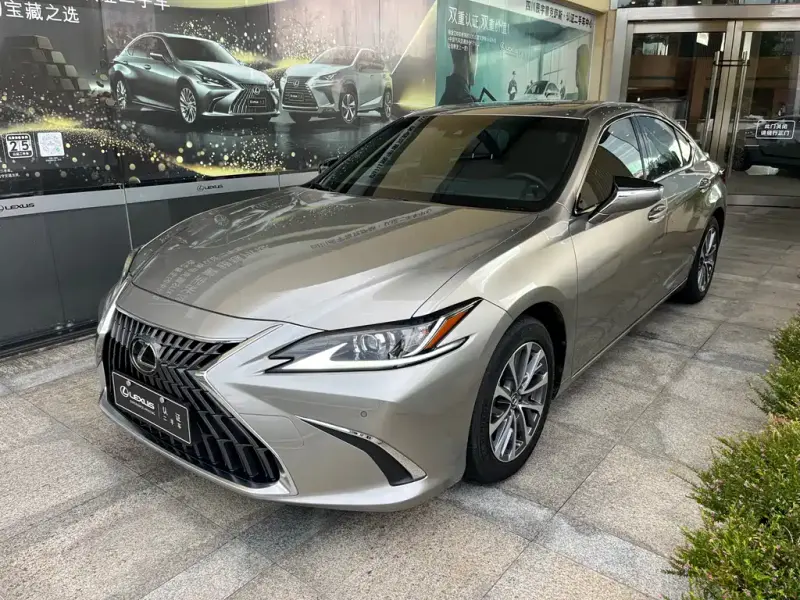 Lexus ES, 2024