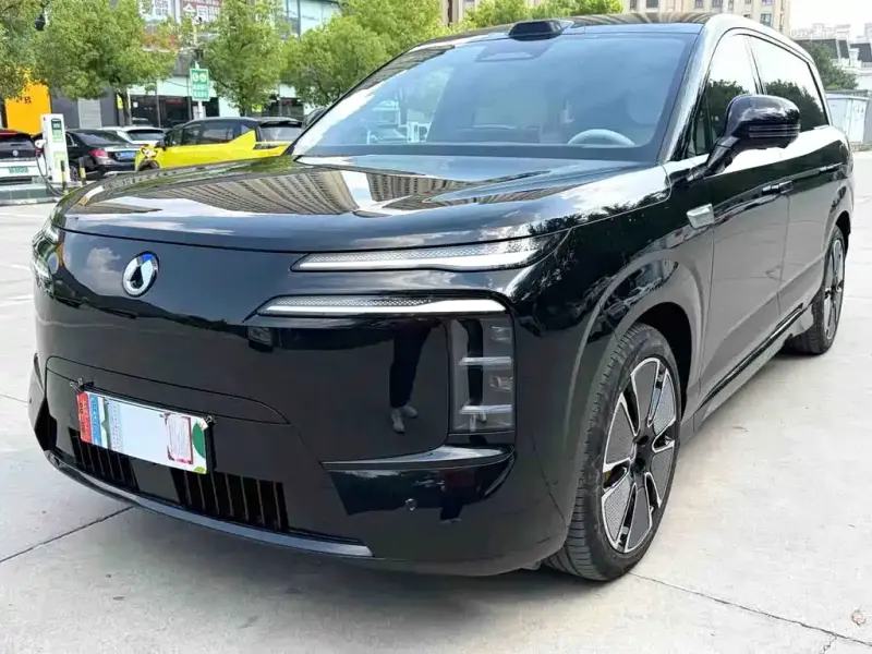 Denza N8, 2025
