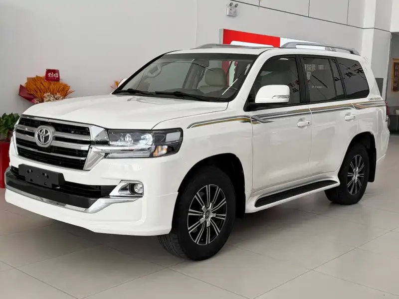 Toyota Land Cruiser, 2013 — фото 1