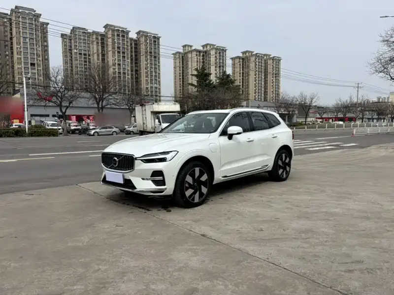Volvo XC60 PHEV, 2024