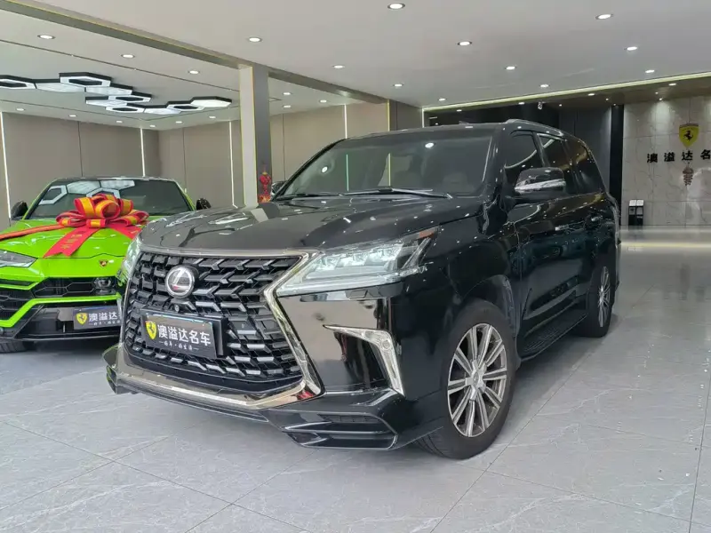 Lexus LX, 2011