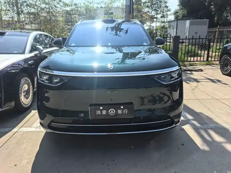 AITO M8, 2025