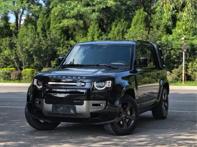 Land Rover Defender, 2023