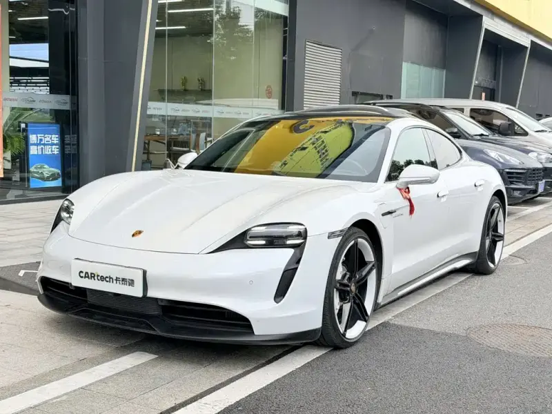 Porsche Taycan, 2023