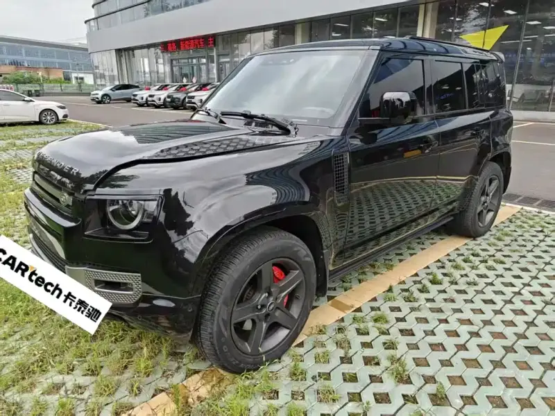 Land Rover Defender, 2024
