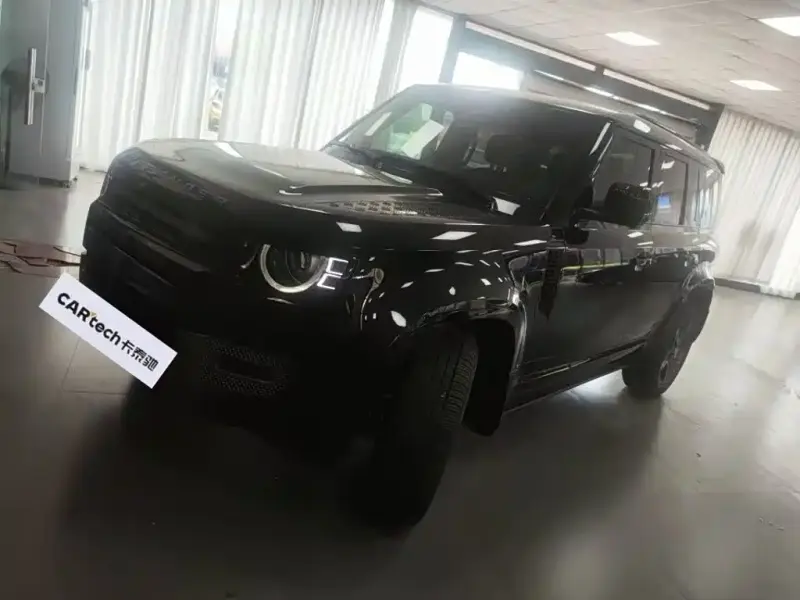 Land Rover Defender, 2024