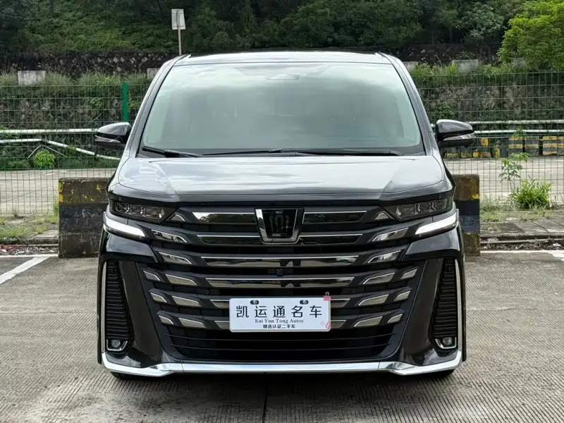 Toyota Vellfire, 2024