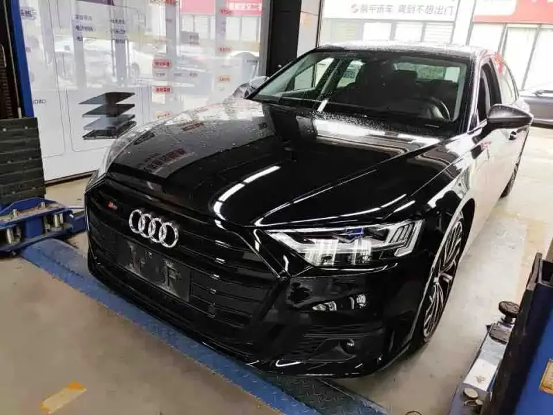 Audi S8, 2021