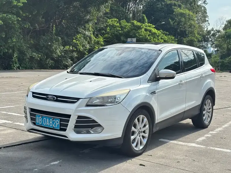 Ford Kuga, 2013