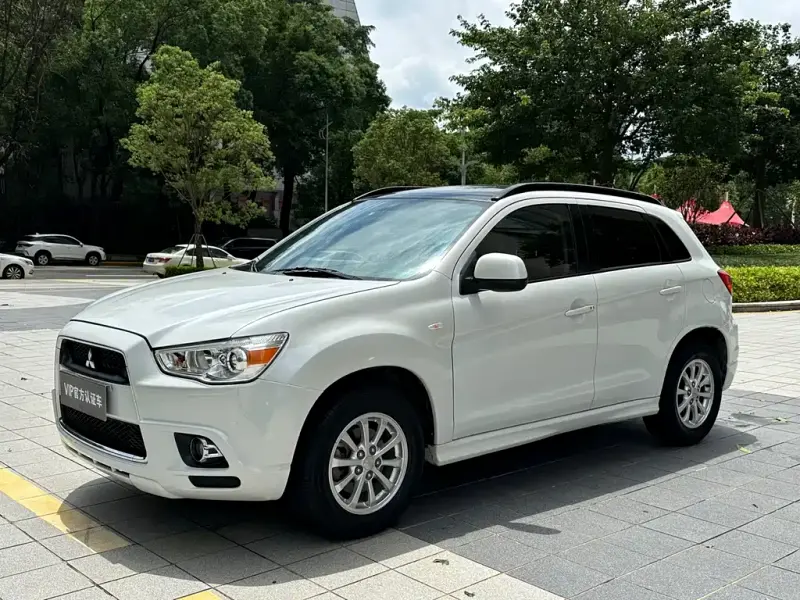 Mitsubishi ASX, 2011