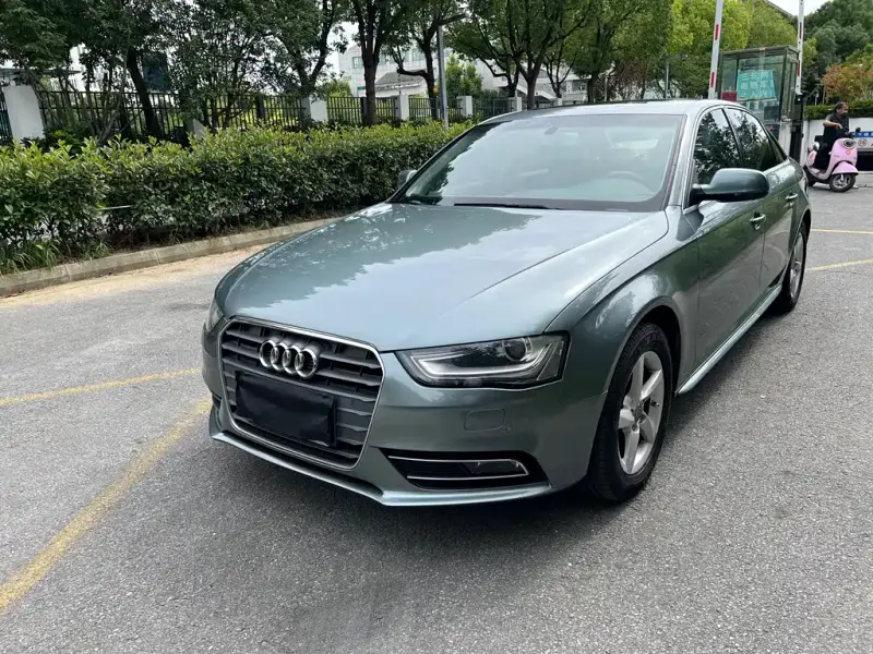 Audi A4L, 2012