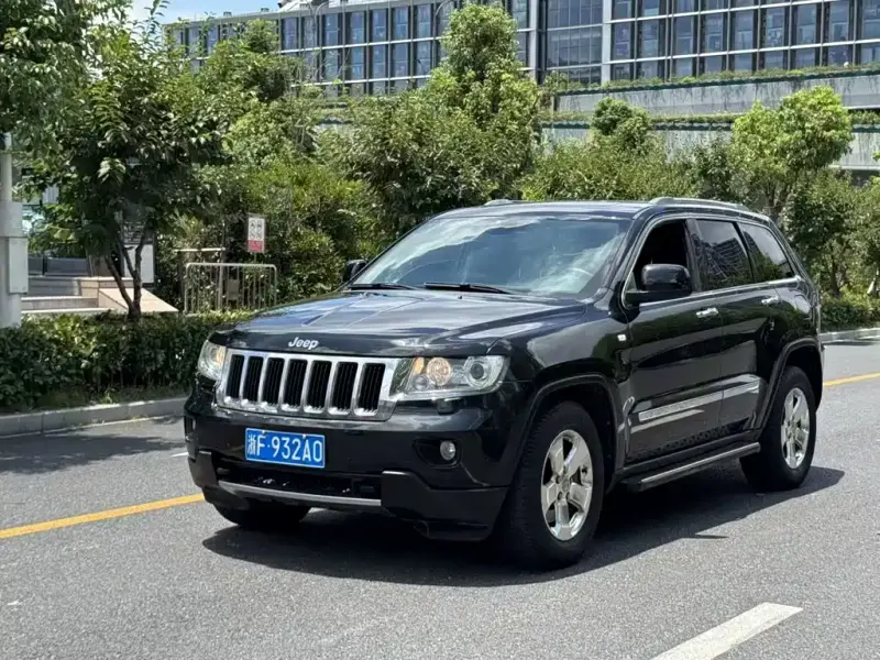 Jeep Grand Cherokee (Import), 2013