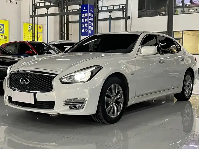 Infiniti Q70, 2014