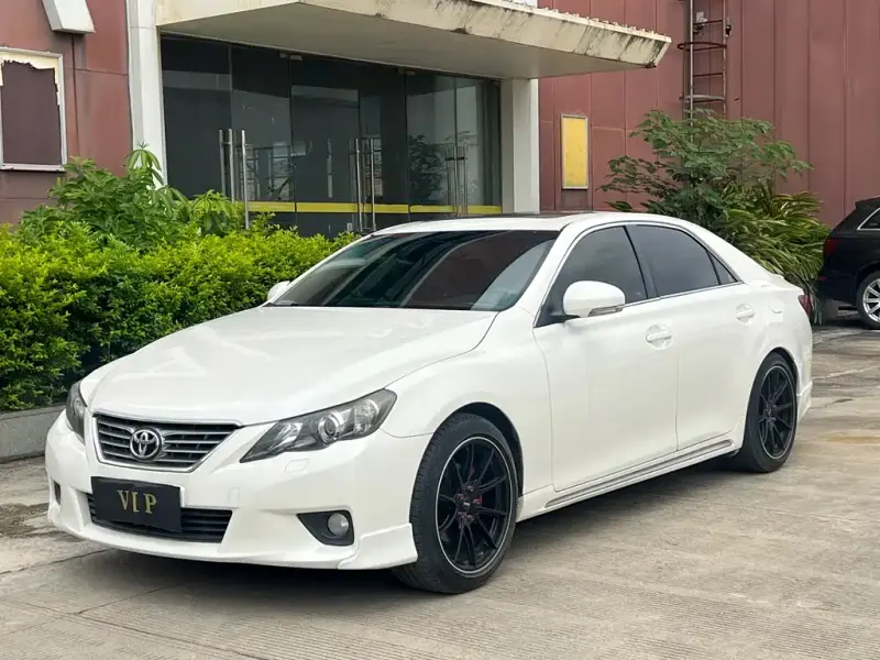 Toyota Reiz, 2013