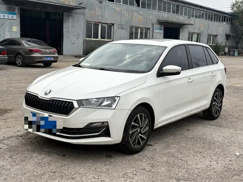 Skoda Rapid Spaceback, 2020 — фото 1