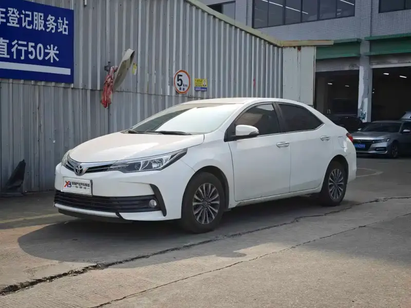 Toyota Corolla, 2018 — фото 1