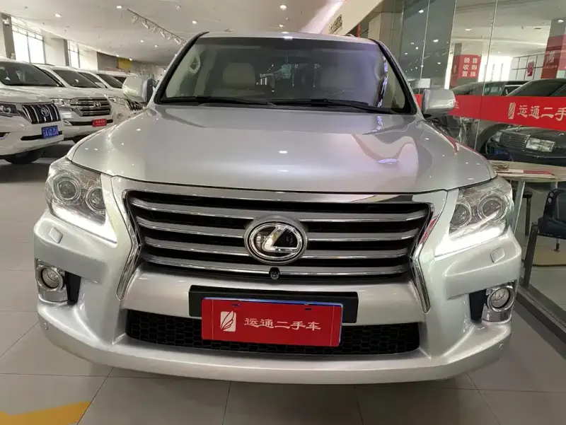 Lexus LX, 2010