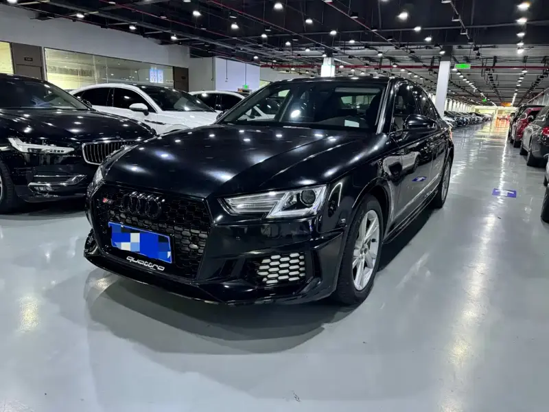 Audi A4L, 2017