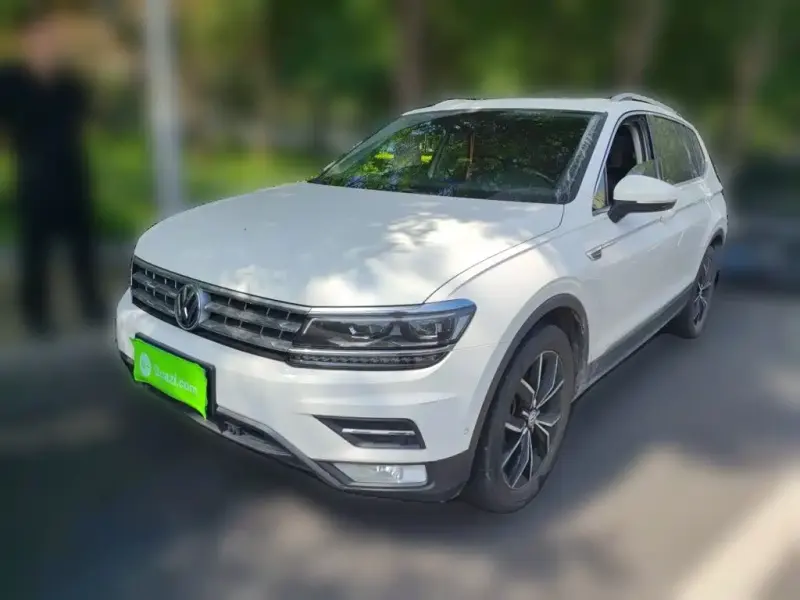 Volkswagen Tiguan L, 2017 — фото 1