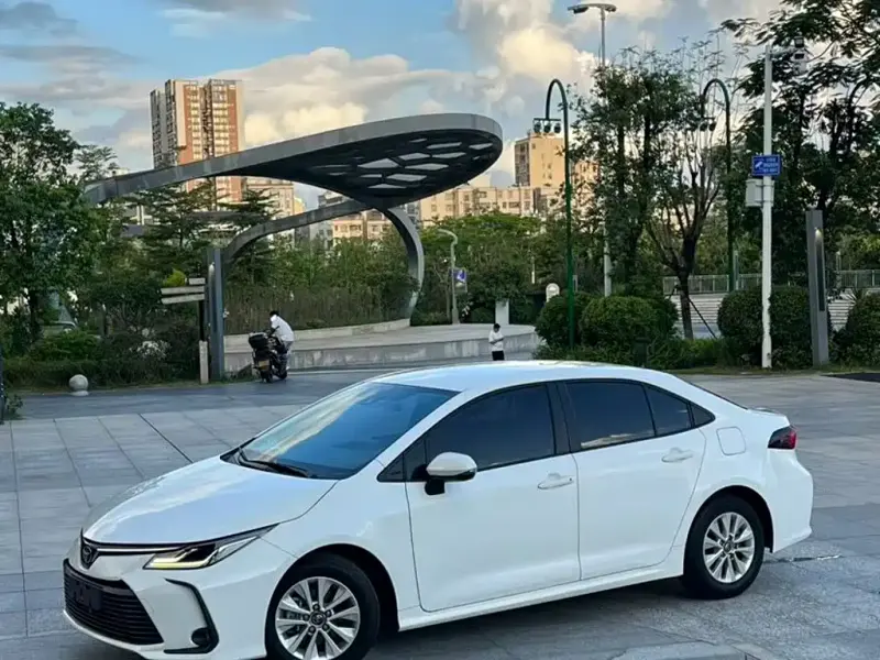 Toyota Corolla, 2022 — фото 1