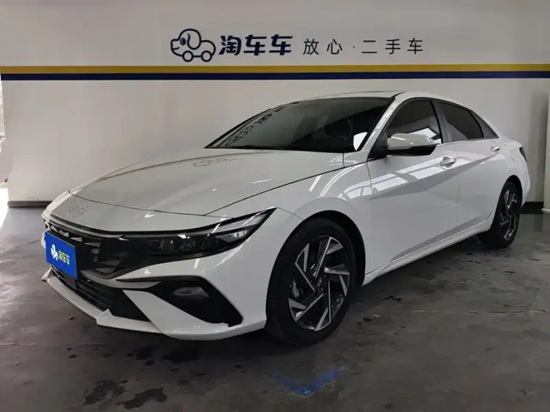 Hyundai Elantra, 2024