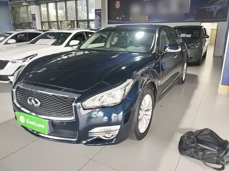 Infiniti Q70, 2017