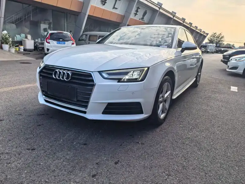 Audi A4L, 2017