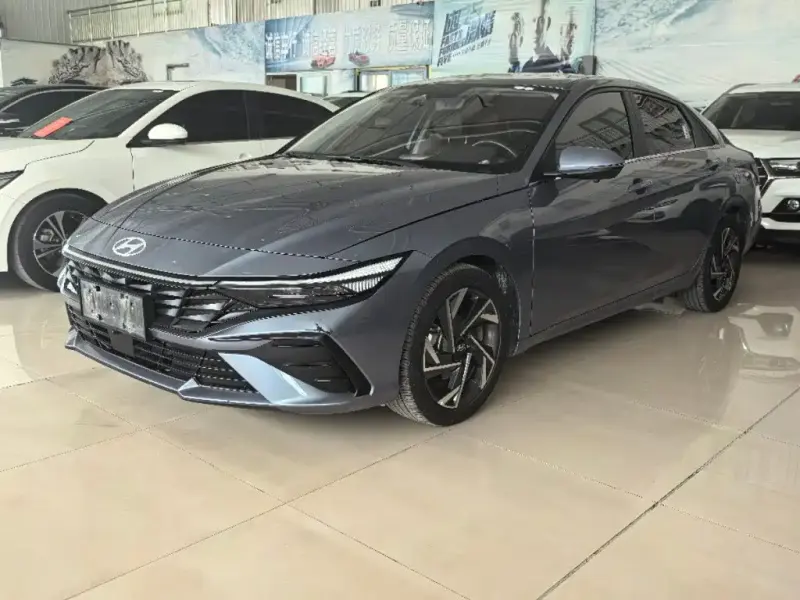 Hyundai Elantra, 2023