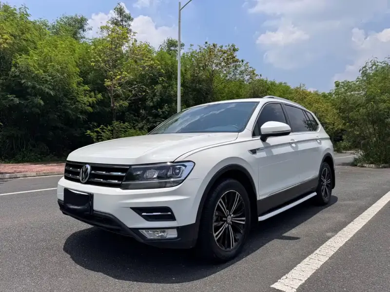 Volkswagen Tiguan L, 2019 — фото 1