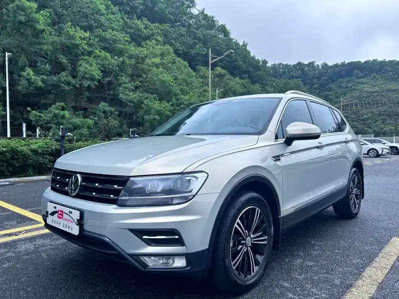 Volkswagen Tiguan L, 2019 — фото 1