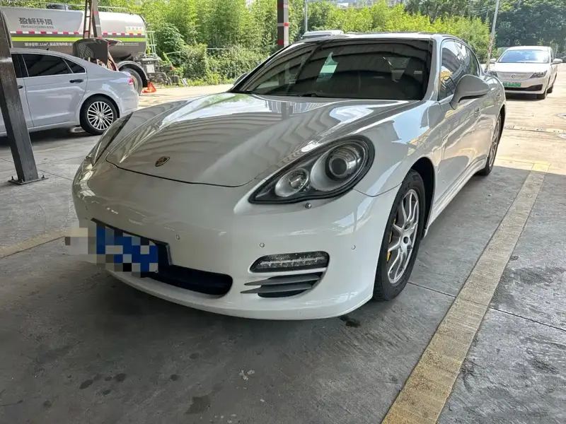 Porsche Panamera, 2011