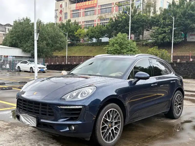 Porsche Macan, 2014