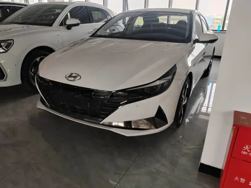 Hyundai Elantra, 2023