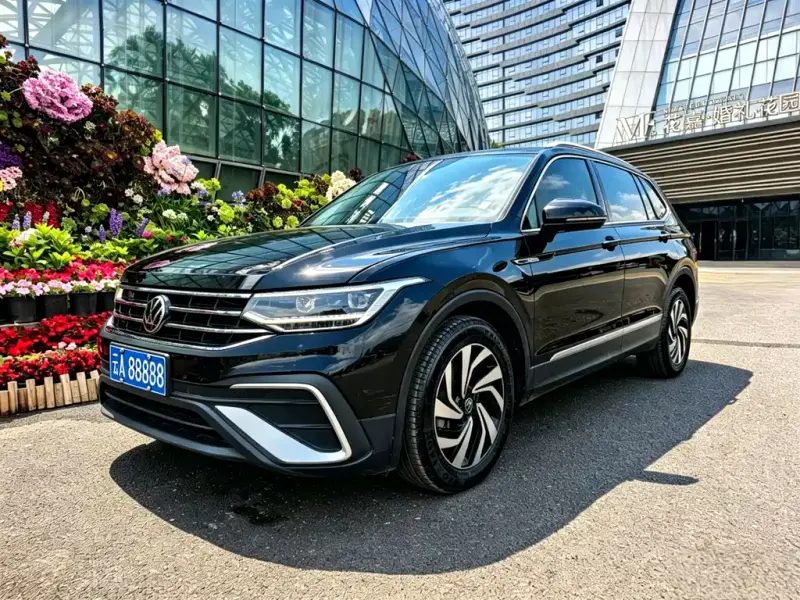 Volkswagen Tiguan L, 2021 — фото 1
