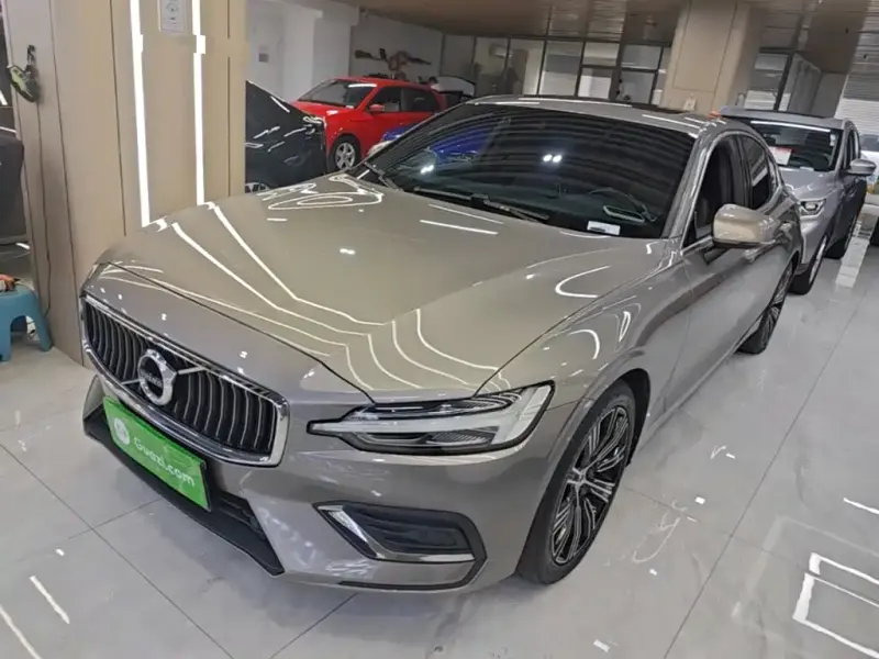 Volvo S60, 2022
