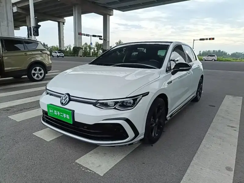 Volkswagen Golf, 2023