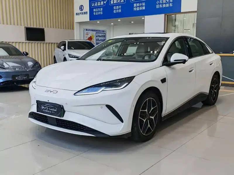 BYD 06, 2025