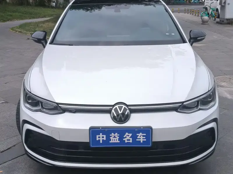 Volkswagen Golf, 2023