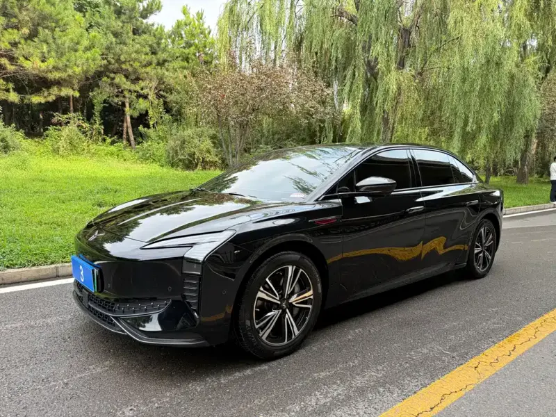 Hongqi EH7, 2024