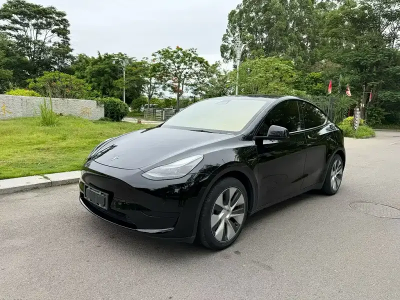Tesla Model Y, 2022