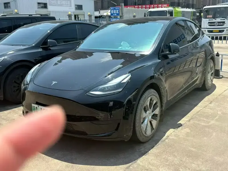 Tesla Model Y, 2023