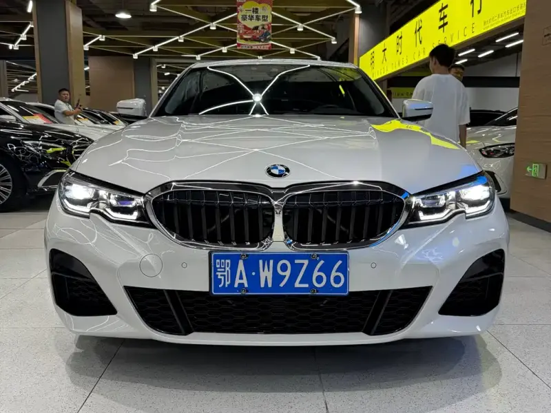 BMW 3 Series, 2021