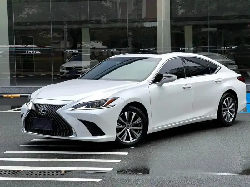 Lexus ES, 2019