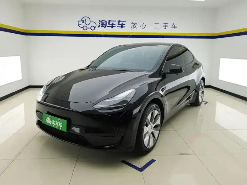 Tesla Model Y, 2022