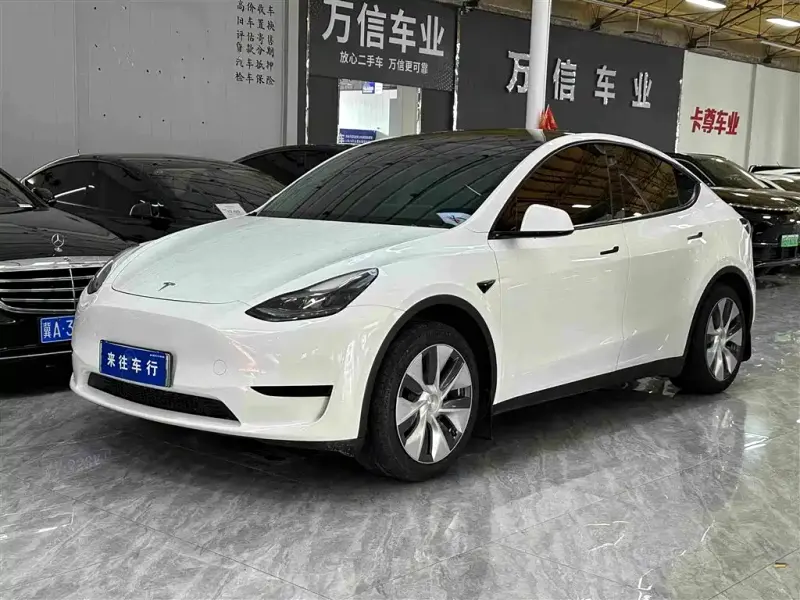 Tesla Model Y, 2023