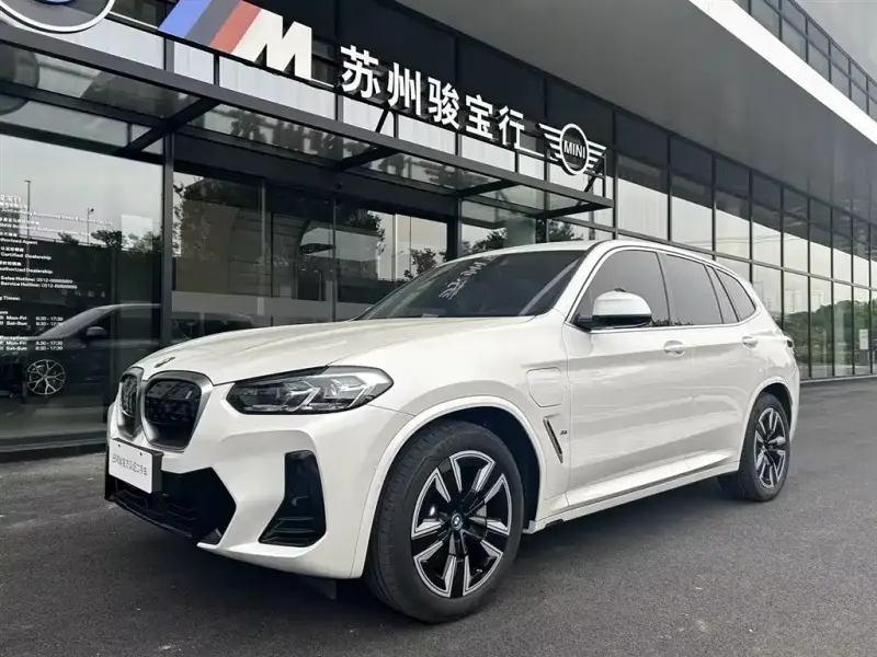 BMW iX3, 2023