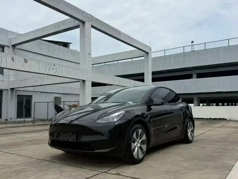 Tesla Model Y, 2023